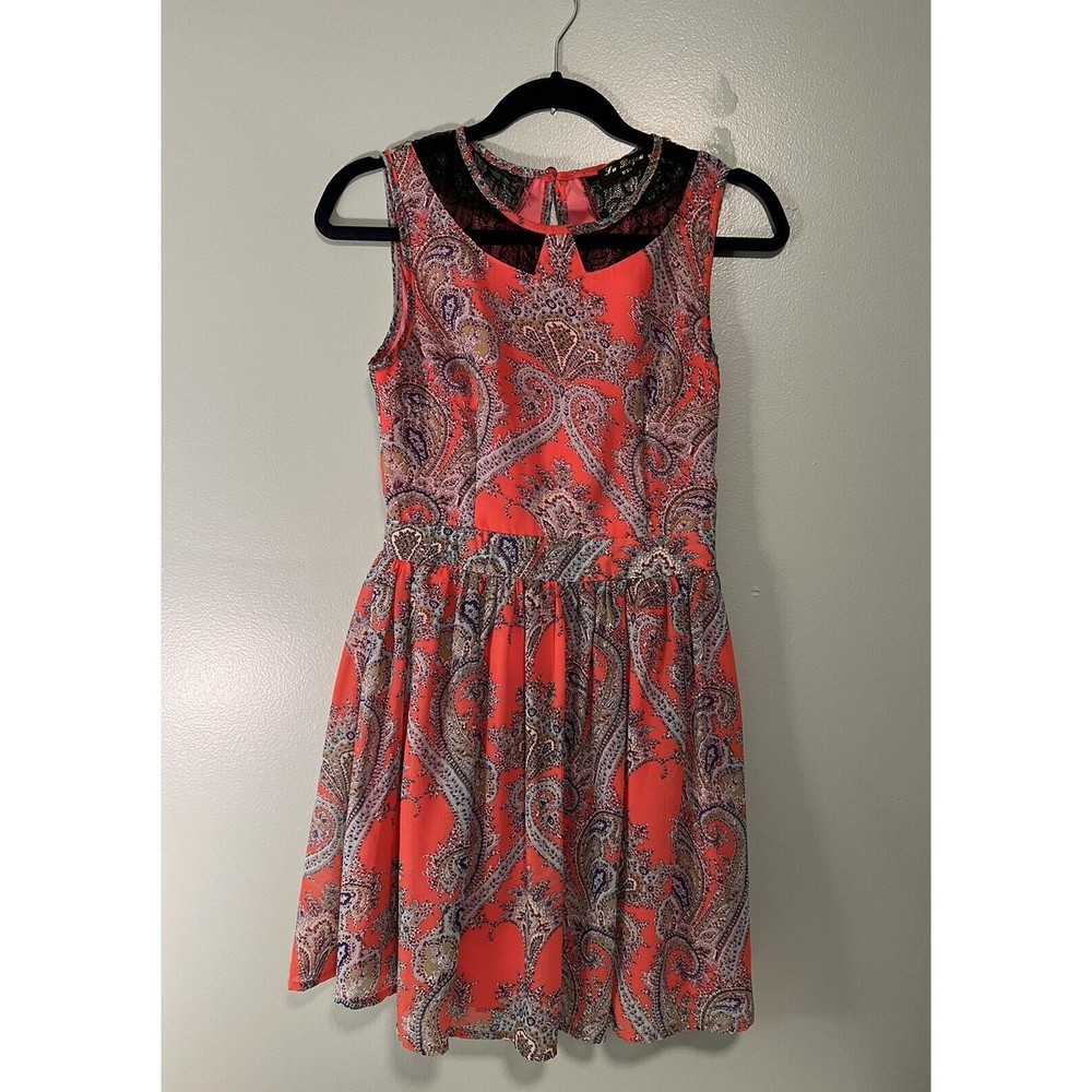 La Reyna Pink Paisley Lace Dress Size Small Sleeveless